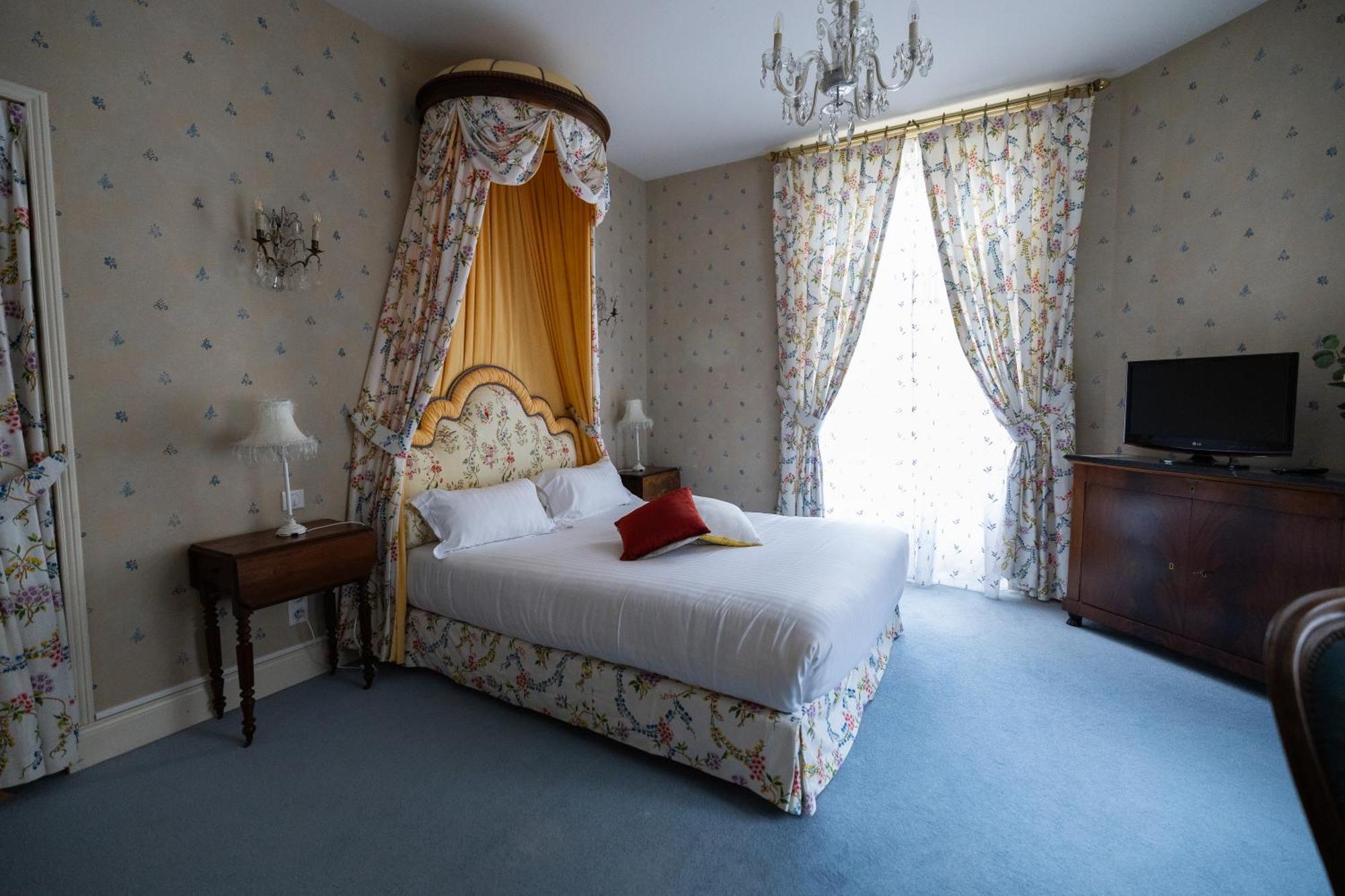 Château de Brou Noyant-de-Touraine Extérieur photo